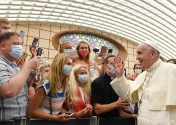 Pope at Audience: Take time to reflect on how we live our faith