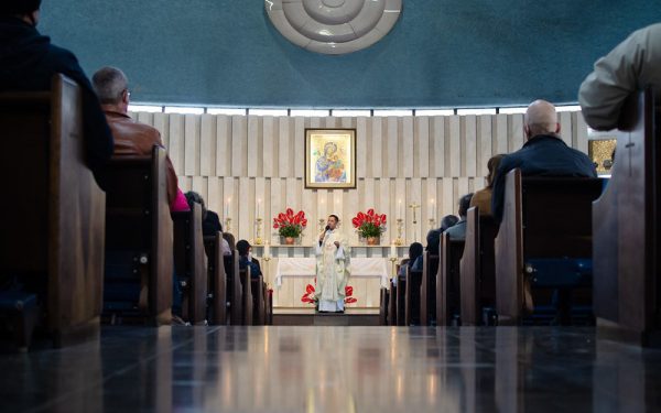 Curitiba: a candle procession to mark the 100th anniversary of the perpetual novena