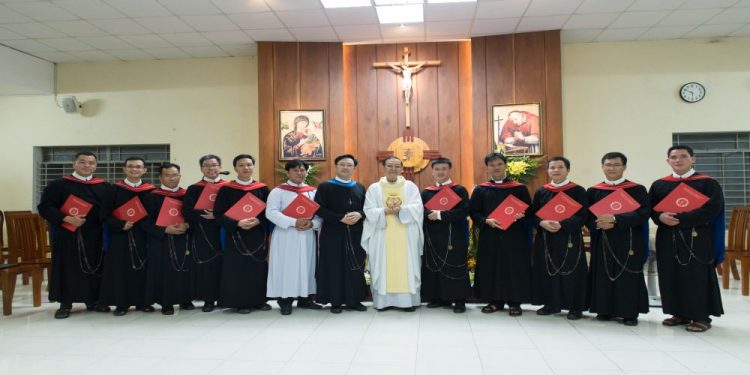 CLOSING CEREMONY IN SAINT ALPHONSUS THEOLOGATE OF VIETNAM