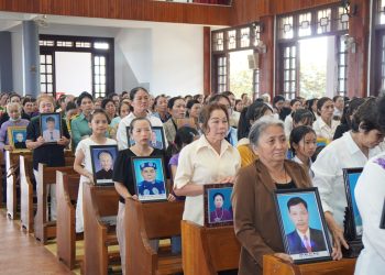 Pray for the deceased in Parish Mission Week