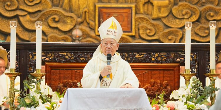 Vietnam, Hanoi, Thai Ha Community: Cardinal Peter Nguyen Van Nhon celebrates Thanksgiving Mass to conclude Two-Day Migrant Festival