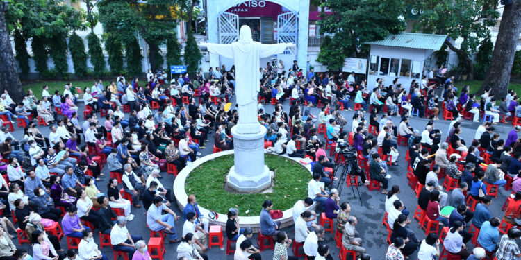 Vietnam: Holy Mass offered for the deceased faithful at the Redemptorist Monastery in Saigon